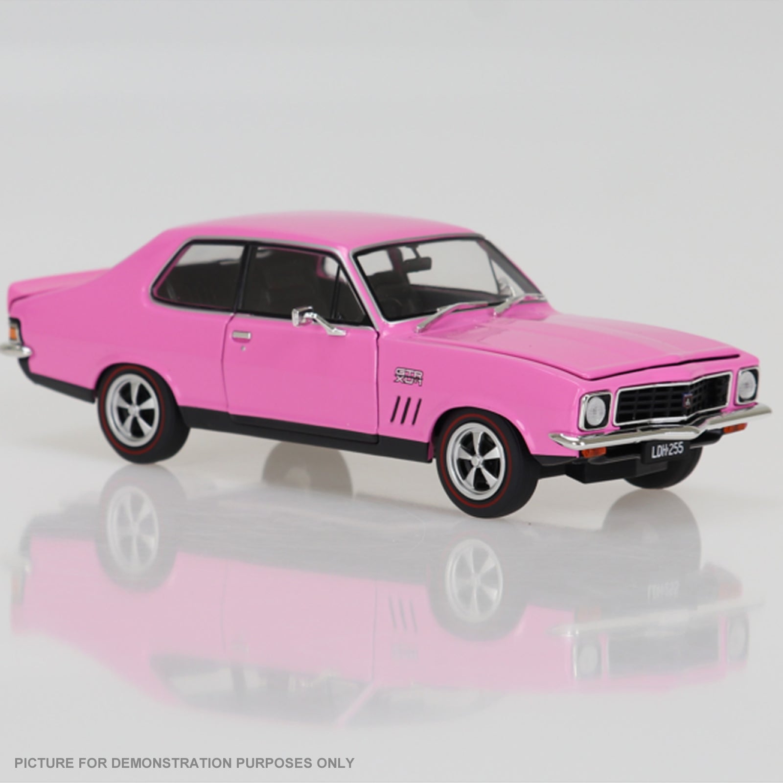 DDA Collectibles Series - 1:24 Strike Me Pink Holden Torana LJ V8 Prototype